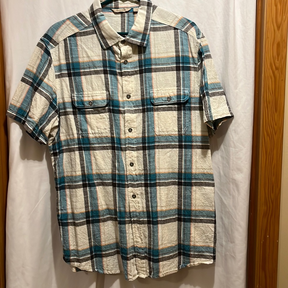 Paradise Collection Short Sleeve Button Down